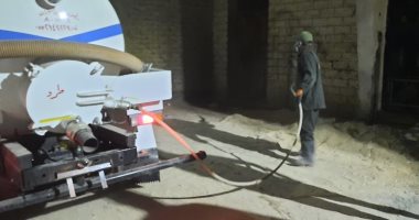 رفع 900 طن مخلفات وتطهير الشوارع لمنع العدوى بكورونا بمدينة البياضية فى الأقصر