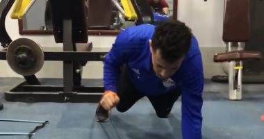 محمود حمدى الونش يتدرب فى الجيم استعداداً لعودة الدورى