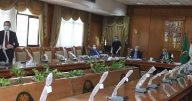 إجراء مقابلات للمتقدمين لمنصب عميد معهد الكبد القومى بالمنوفية