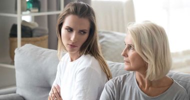 5 نصائح للتعامل مع الحماة المتطفلة.. كونى مهذبة واطرحى الأسئلة