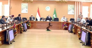 محافظ الشرقية يترأس الاجتماع الأسبوعى لمتابعة الإجراءات لاحترازية ضد كورونا