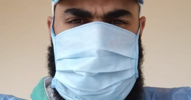 الجيش الأبيض.. "بسام" مراقب صحى على خط مواجهة كورونا بإدارة كفر سعد دمياط
