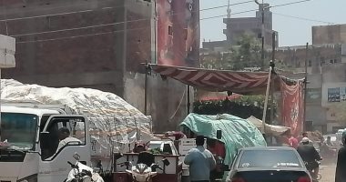اضبط مخالفة.. أهالى ميت غمر يتضررون من انتشار القمامة وانتشار الباعة الجائلين 