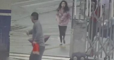مجرمون لكن ظرفاء.. لص يسرق هاتفا محمولا ويختبئ داخل مركز للشرطة