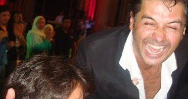 رسالة حب وصورة من الذكريات.. نجل راغب علامة ووالده فى صورة من 10 سنوات