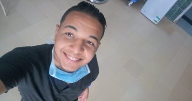 "محمد" تمريض قسم عناية أطفال بمستشفى المنيا الجامعى على خط مواجهة كورونا