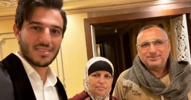 شاهد أحدث ظهور لحمدى فتحى مع والديه عبر إنستجرام