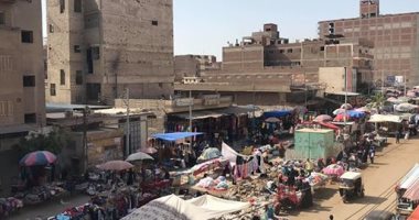 خوفا من كورونا.. شكوى من ازدحام سوق شارع المعهد الديني بالمحله الكبري 