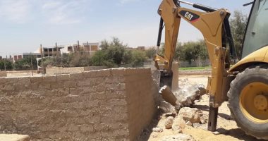 إزالة 10 حالات مخالفات وتعدى على أملاك الدولة بسوهاج 
