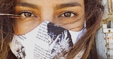 بريانكا شوبرا بكمامة مختلفة فى أول خروج من منزلها منذ شهرين