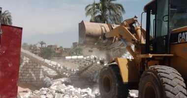 صور .. حملات لإزالة التعديات على الأراضى الزراعية وأملاك الدولة بسوهاج