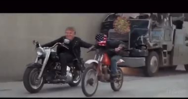 ترامب الأبن يصف والده بـ"الرجل الآلى" فى مواجهة فيروس كورونا.. فيديو 
