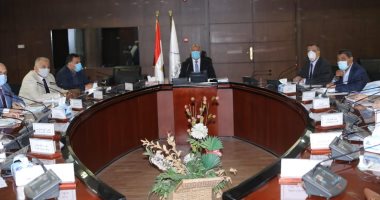وزير النقل: التعاقد على شراء 260 جرار سكة حديد وصيانة الأسطول الحالى