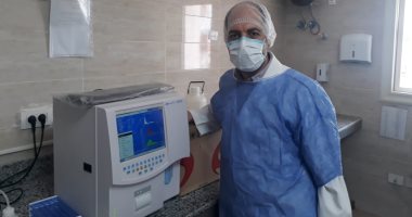 جيشنا الأبيض.. "محمد" فنى معمل بالتأمين الشامل على خط مواجهة كورونا