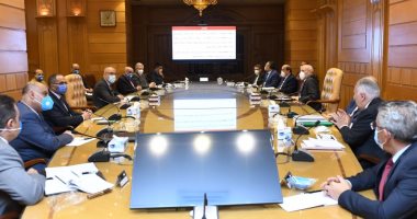 وزيرا الإنتاج الحربى والإسكان يبحثان آخر مستجدات المشروعات بينهما