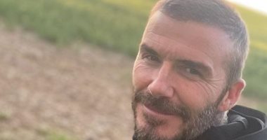 ديفيد بيكهام يتحدى ملل العزل المنزلى بالجرى خارج المنزل .. فيديو