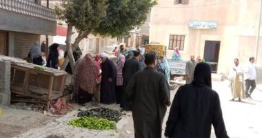 محافظ الشرقية يوجه المواطنين بالإبتعاد عن التجمعات فى الأسواق الإسبوعية 