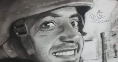 مينا يبدع فى رسم بورتريه للشهيد أحمد المنسى ويؤكد: احتل قلوب المصريين