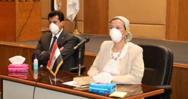 البيئة والشباب يبحثان التخلص من المخلفات بالمدن الشبابية استعدادا للفتح التدريجى