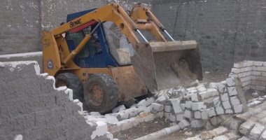 صور .. محافظ كفر الشيخ يتابع حملات إزالة التعديات ومخالفات البناء 