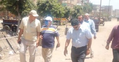 مجلس مدينة زفتي في الغربية يشن حملة مكبرة لإزالة سوق الجمعة.. صور 