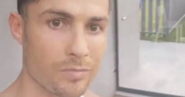 كريستيانو رونالدو يواصل تدريباته من داخل منزله بعد عودته لإيطاليا.. صور