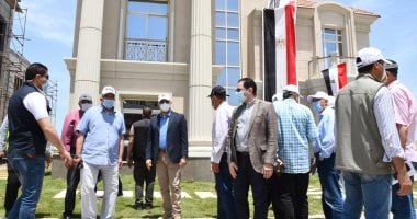 وزير الإسكان يتفقد أول فيلا يتم تشطيبها في مدينة المنصورة الجديدة