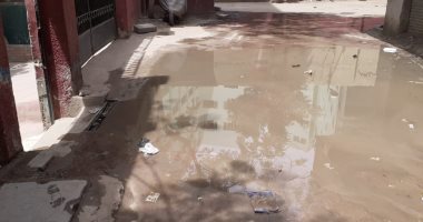 أهالى شارع حسين أبو النجا بزهراء مصر القديمة يشكون سوء الصرف الصحى