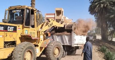 رفع 32 طن من القمامة والمخلفات فى حملة نظافة بقرى مركز طما بسوهاج