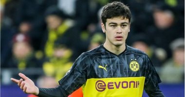 دورتموند ضد شالكه.. جيوفانى رينا أصغر لاعب يشارك فى الدوري الألماني