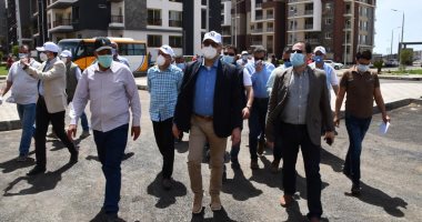 وزير الإسكان فى رسالة للعمال بدمياط الجديدة: بجهودكم تبنون مصر 