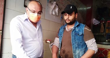 ضبط أسماك قرش ممنوع بيعها داخل أحد المحلات بالإسكندرية.. صور