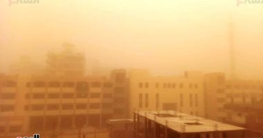 صور.. عاصفة ترابية تضرب الأقصر والمحافظة تعلن رفع حالة الطوارئ