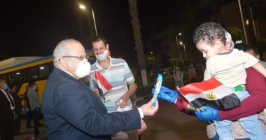 3 أفواج جديدة للعائدين من الخارج تصل مدينة جامعة القاهرة لقضاء الحجر الصحى