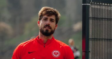 حارس فرانكفورت الألماني: لم أقابل خطيبتي منذ شهرين بسبب كورونا