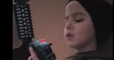 طفل يؤدى عبر "تيك توك" مشهدا من مسلسل الاختيار بعد تأثره بشخصية المنسى