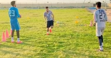 ميدو جابر يخوض وصلة تدريبية بأحد الملاعب استعداداً للدوري