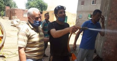 أهالى قرية الرياض فى الغربية يشنون حملة تطهير بالجهود الذاتية.. صور 