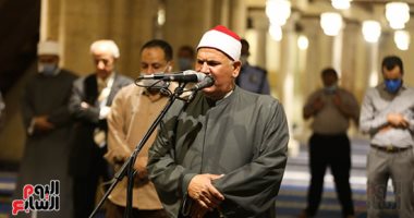 اللهم ارفع الوباء.. أول صور من صلاة التراويح بالجامع الأزهر 