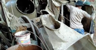 صور.. إزالة حالة بناء مخالف على أرض زراعية فى منيا القمح بالشرقية