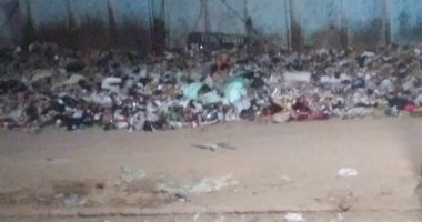 "أمير" من شبرا الخيمة يشكو من تراكم القمامة أمام مساكن إسكو بالقليوبية
