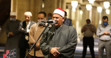 اللهم ارفع الوباء.. أول صور من صلاة التراويح بالجامع الأزهر 
