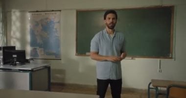 قبل رجوع المدارس.. رئيس وزراء اليونان ينشر فيديو توعوى للوقاية من كورونا