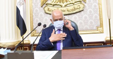 رئيس البرلمان للنواب:" ده مش وقت بيانات عاجلة إحنا فى ظروف غير عادية".. صور