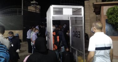 محافظ كفر الشيخ يستقبل 296 عائداً من الخارج لتسكينهم بالمدن الجامعية