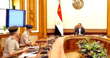 السيسى يجتمع بوزير الدفاع ويوجه بأقصى درجات الجاهزية والاستعداد القتالى 