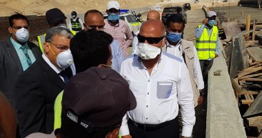 وزير النقل ومحافظ المنيا يتابعان نسب تنفيذ الأعمال بمحور كوبري سمالوط