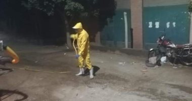شباب قرى بنى سويف يطهرون الشوارع بالجهود الذاتية لمواجهة فيروس كورونا