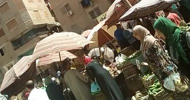 قارئ يشكو من التزاحم نتيجة سوق عشوائى بطريق البراجيل وتعطيل المرور