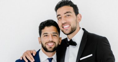 أحمد حسن كوكا ينشر صوراً مع شقيقه الأكبر ويتساءل: "فى أى شبه؟"